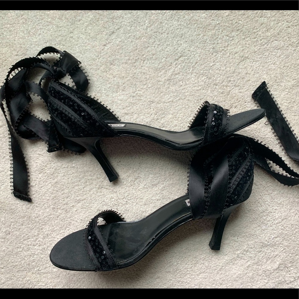 Steve Madden velvet sequined evening shoes